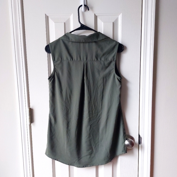 Merona - Green Sleeveless Button-Down Blouse - Picture 3 of 4